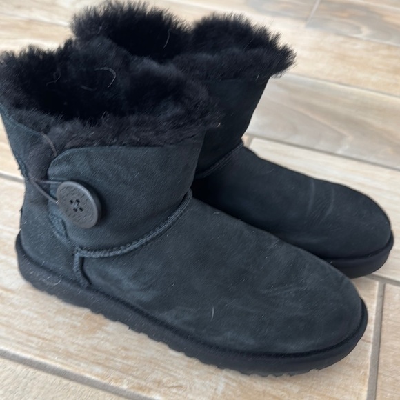 UGG Shoes - UGG Black Winter Boots with Fur Lining